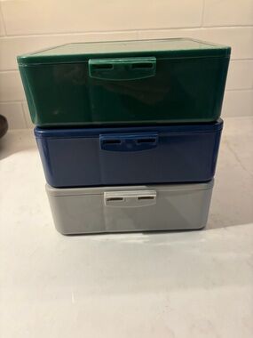 Pottery Barn Kids Bento Lunch Boxes – Set of 3 (Green, Navy, Gray)